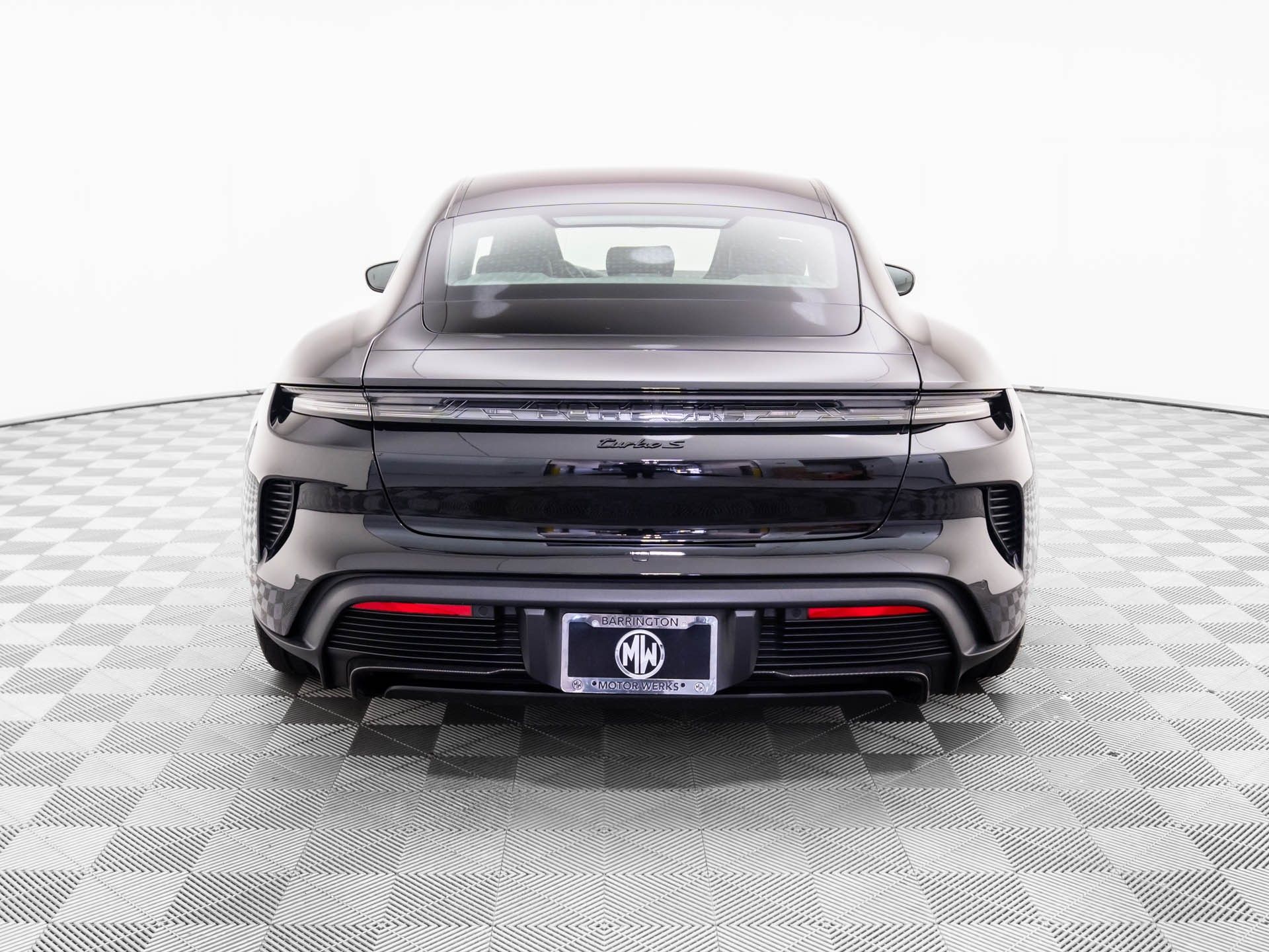 2025 Porsche Taycan Turbo S photo 9