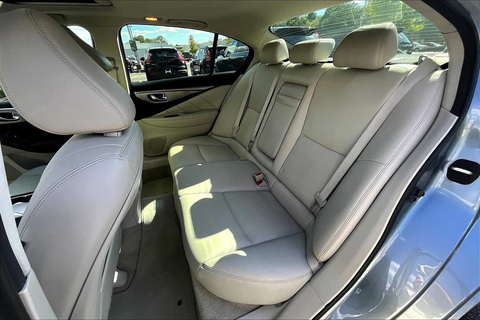 2014 Infiniti Q50 Premium photo 19
