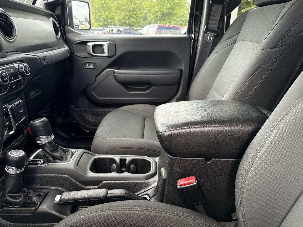 2022 Jeep Gladiator Sport photo 19