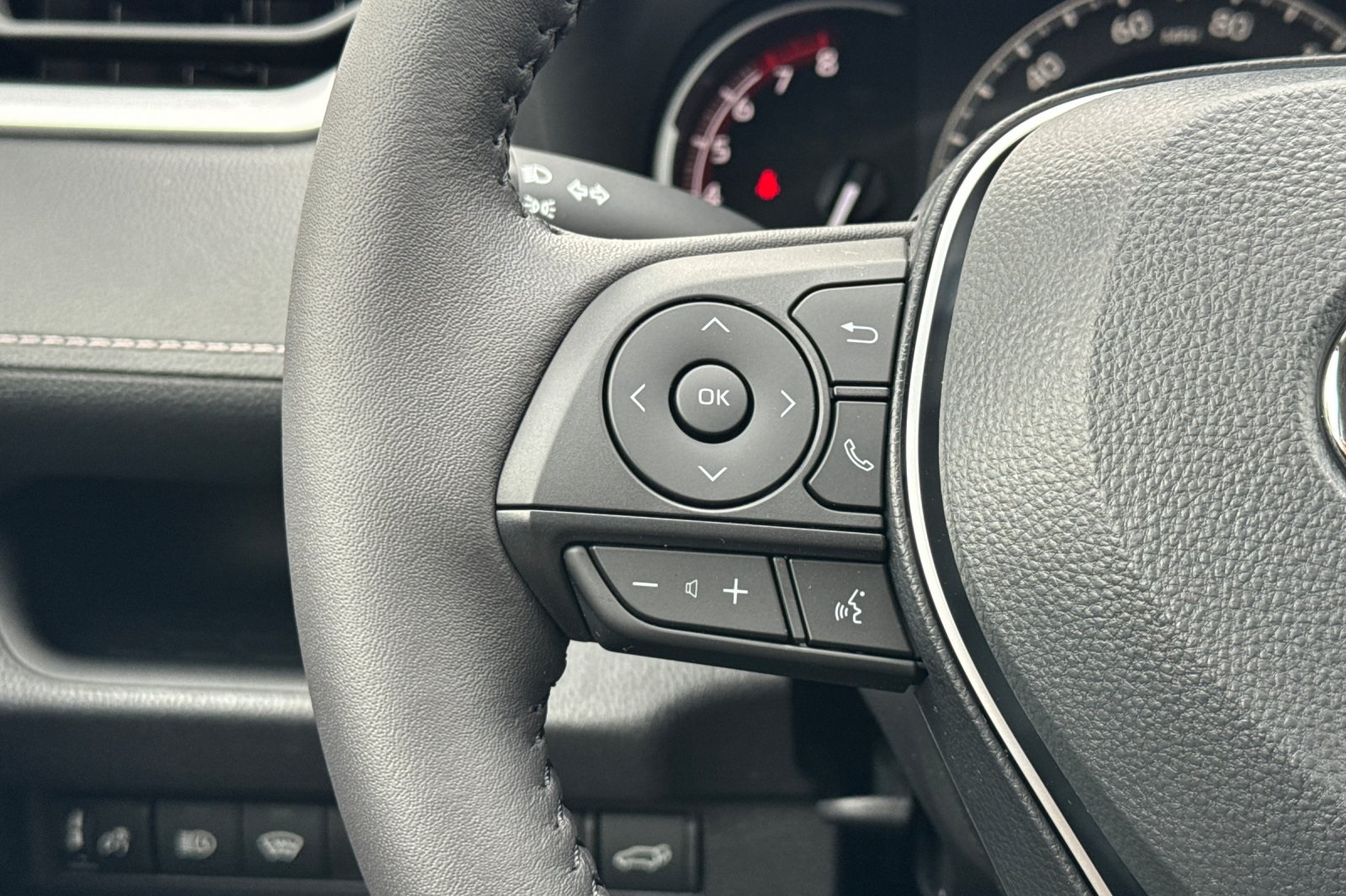 2025 Toyota RAV4 XLE photo 20