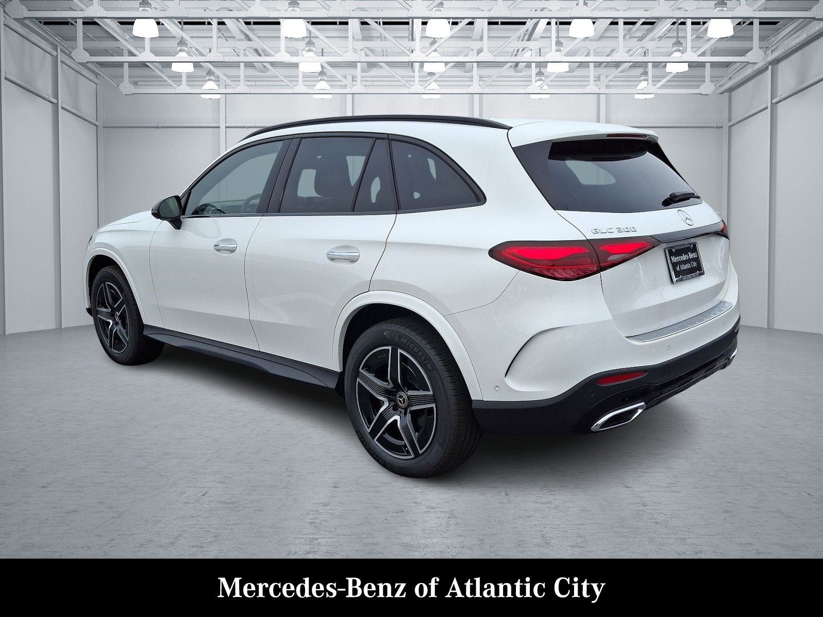 2025 Mercedes Benz GLC 300 4MATIC photo 3