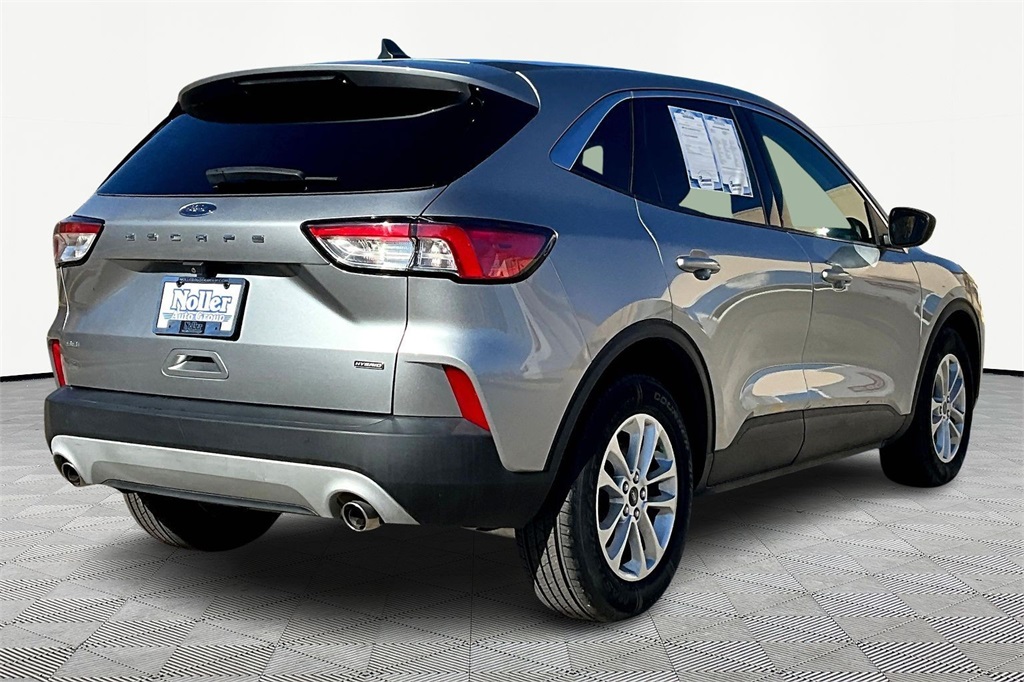 Used 2022 Ford Escape SE with VIN 1FMCU0BZ2NUB16910 for sale in Kansas City