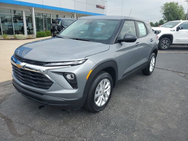 2026 Chevrolet Trailblazer LS photo 2