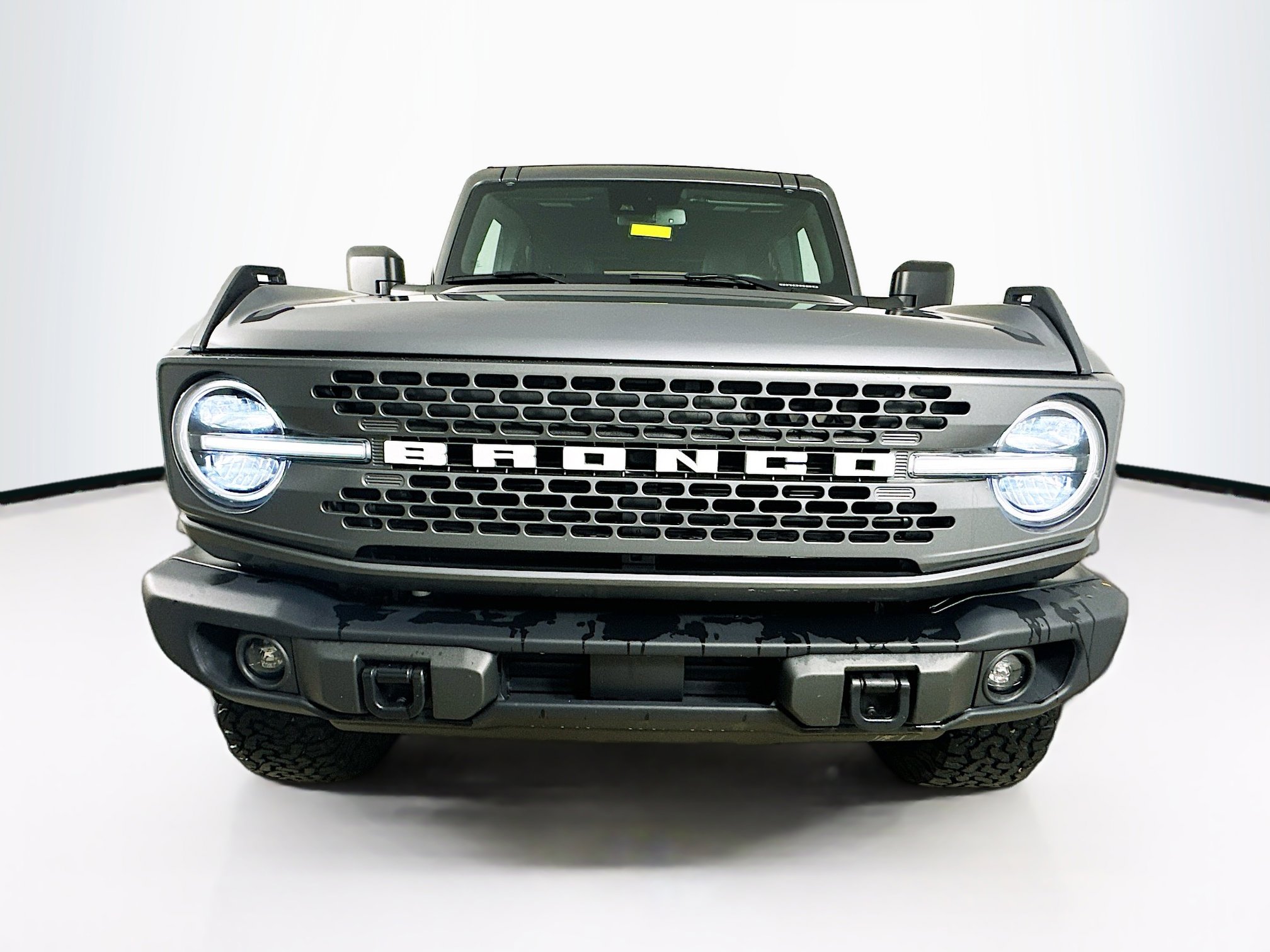 2023 Ford Bronco Badlands photo 2
