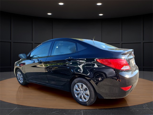 2017 Hyundai Accent SE photo 3
