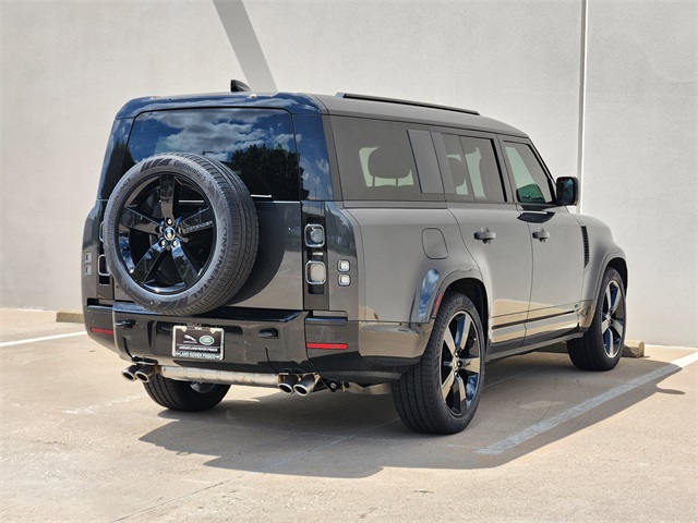2025 Land Rover Defender 130 V8 photo 4