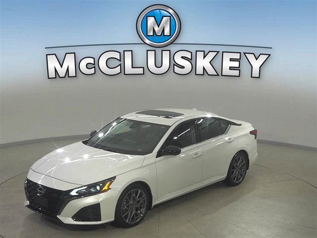 2024 Nissan Altima SR's photo