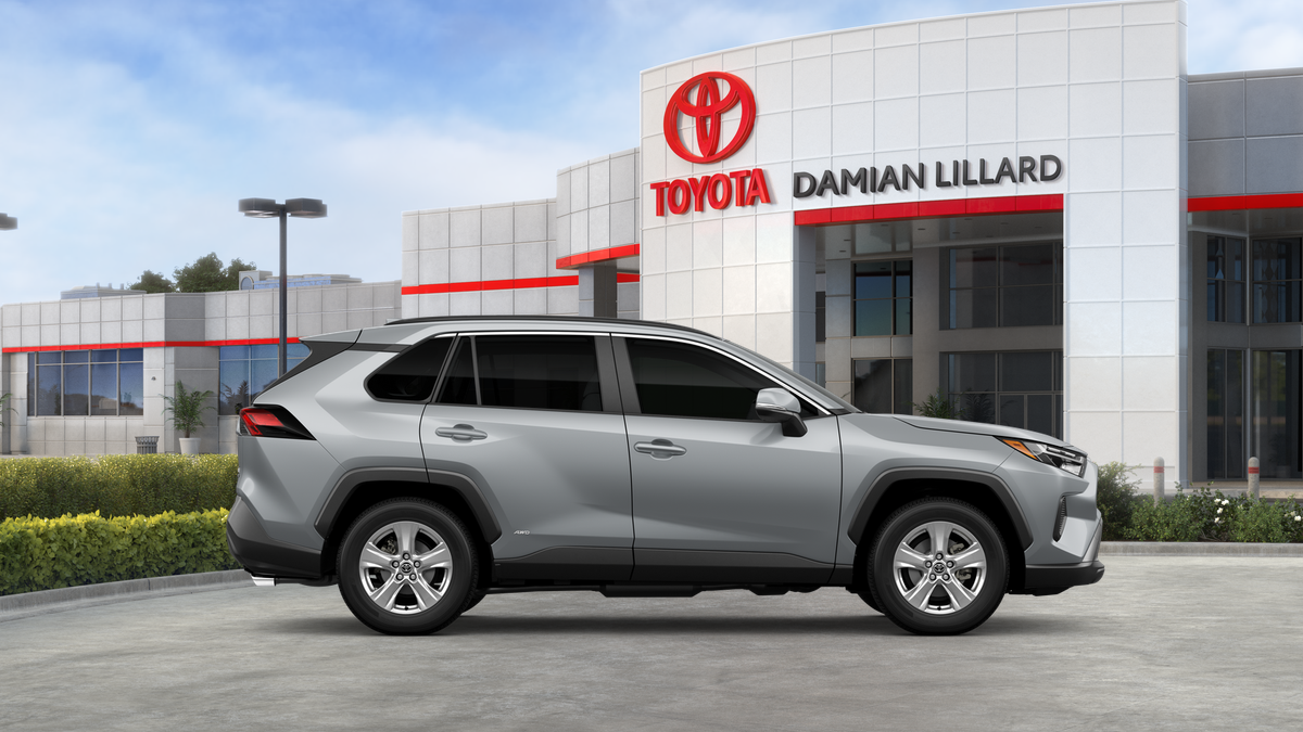 2025 Toyota RAV4 Hybrid XLE photo 12