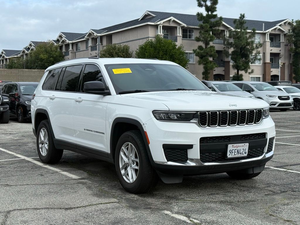 2023 Jeep Grand Cherokee L Laredo's photo