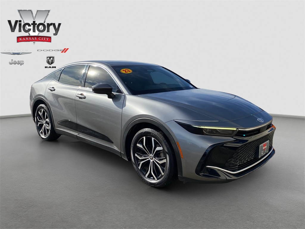 2023 Toyota Crown XLE's photo