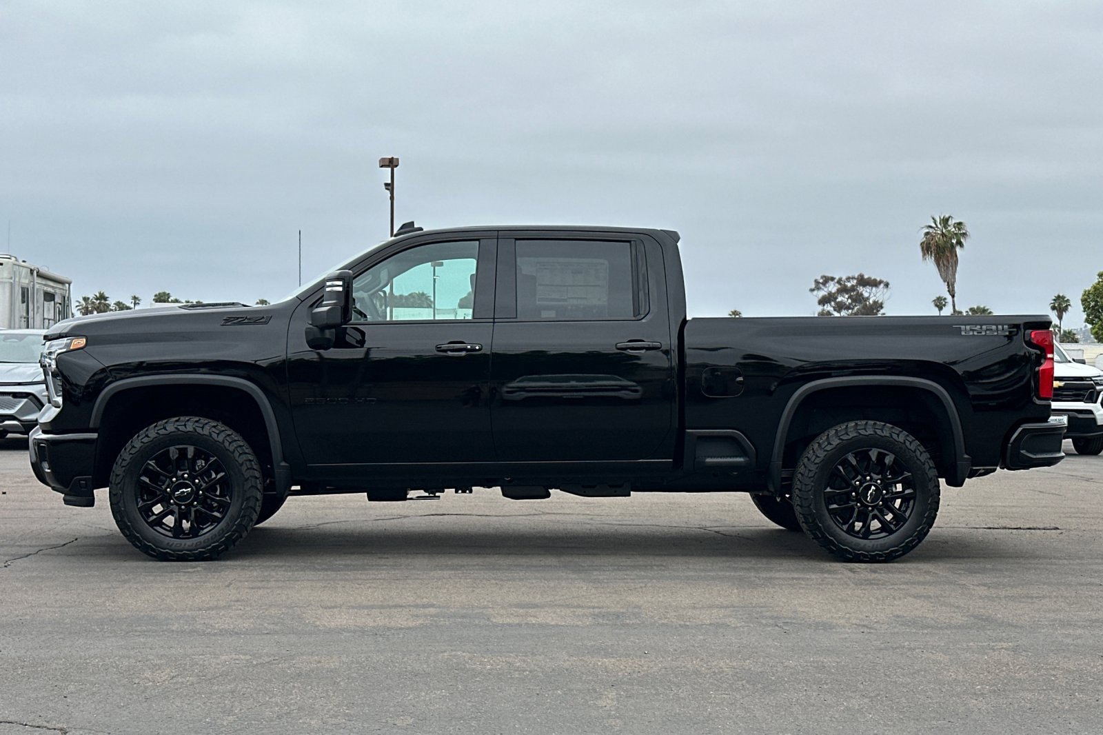 2025 Chevrolet Silverado LTZ photo 7