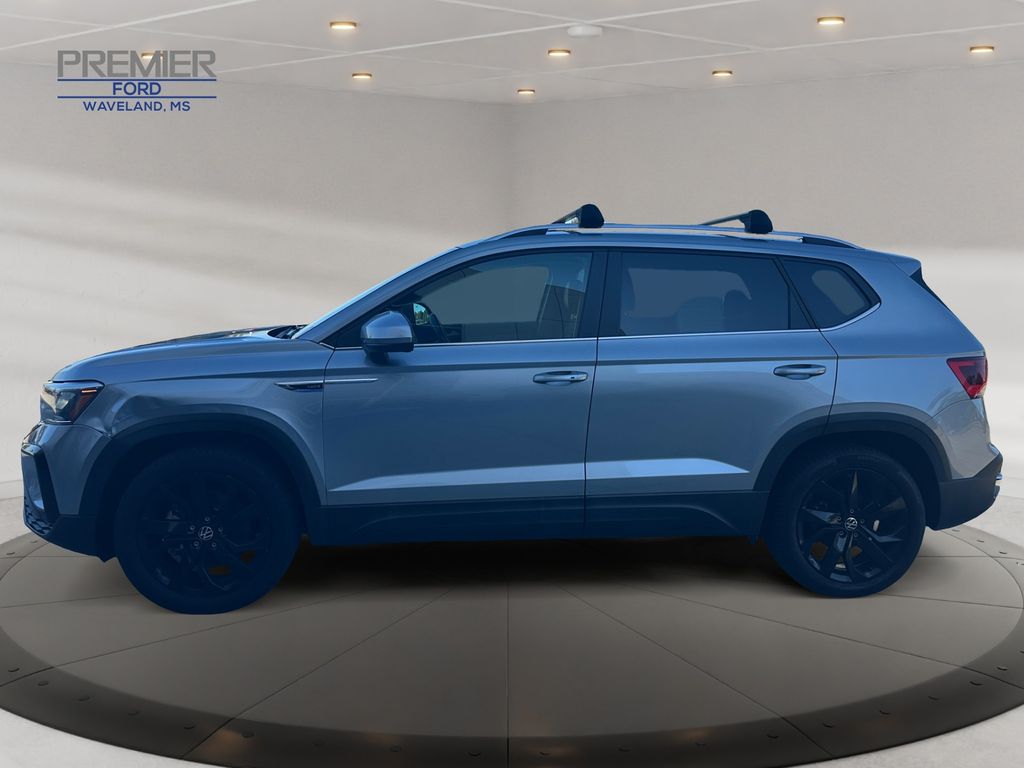 Used 2022 Volkswagen Taos SE with VIN 3VVPX7B21NM012679 for sale in Waveland, MS