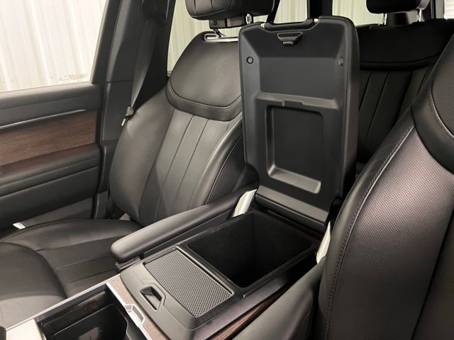 2024 Land Rover Range Rover SE photo 25