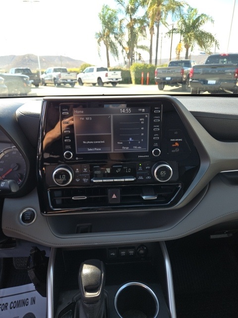 2021 Toyota Highlander L photo 22