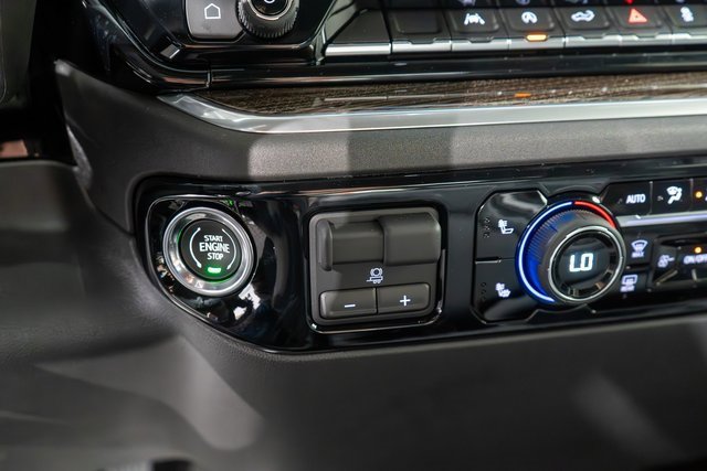 2025 Chevrolet Silverado 1500 LT photo 13