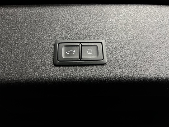 2023 Audi e-tron Premium Plus photo 25