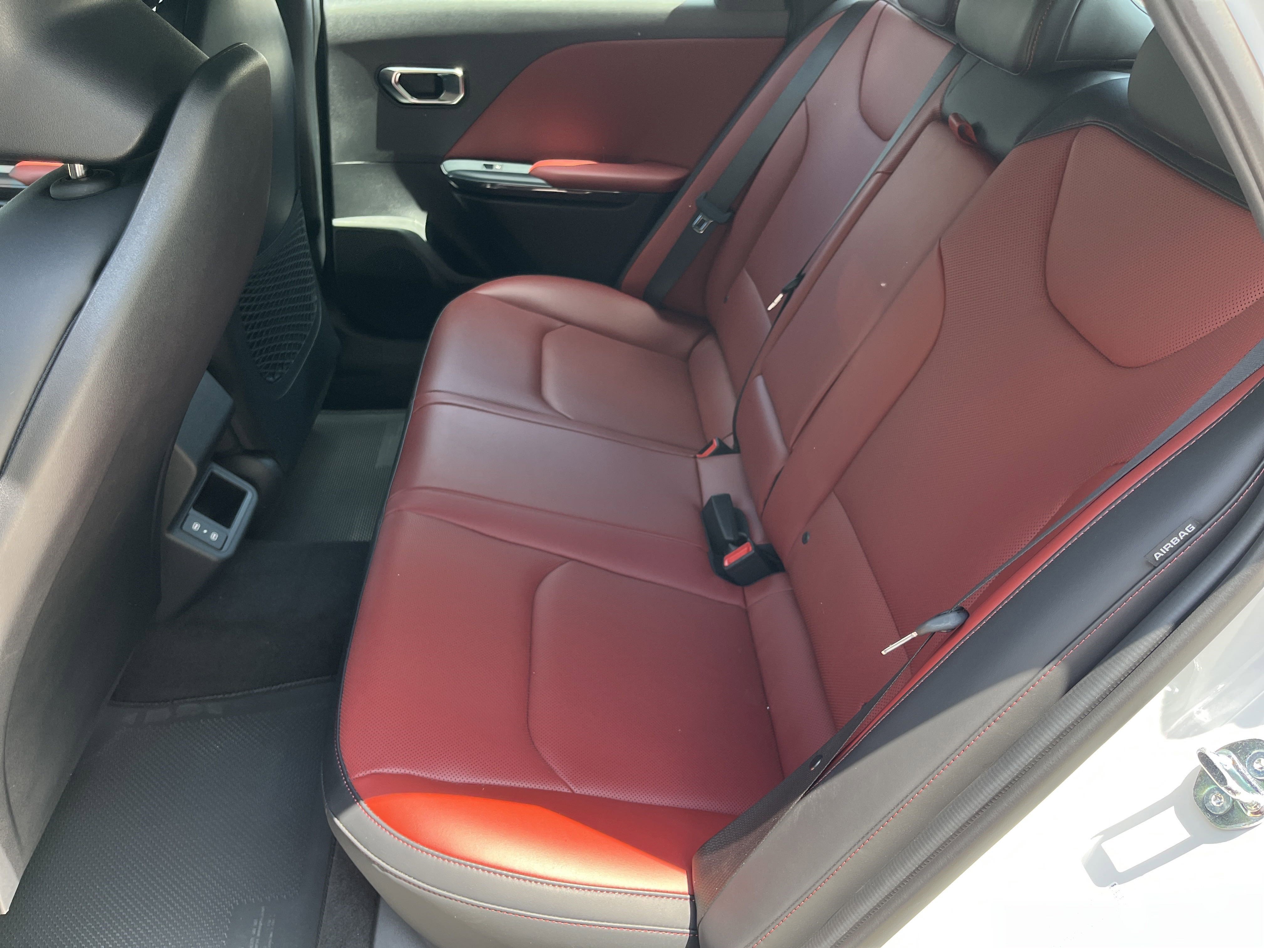 2025 Kia K4 GT-Line photo 2