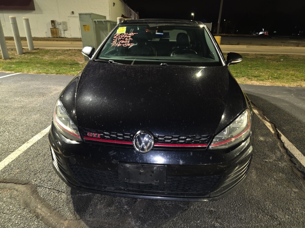 2017 Volkswagen Golf GTI SE's photo