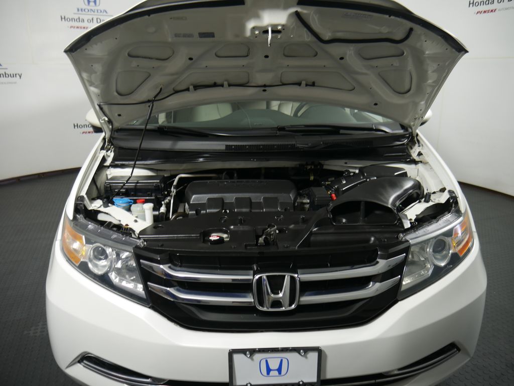 2016 Honda Odyssey EX-L photo 2