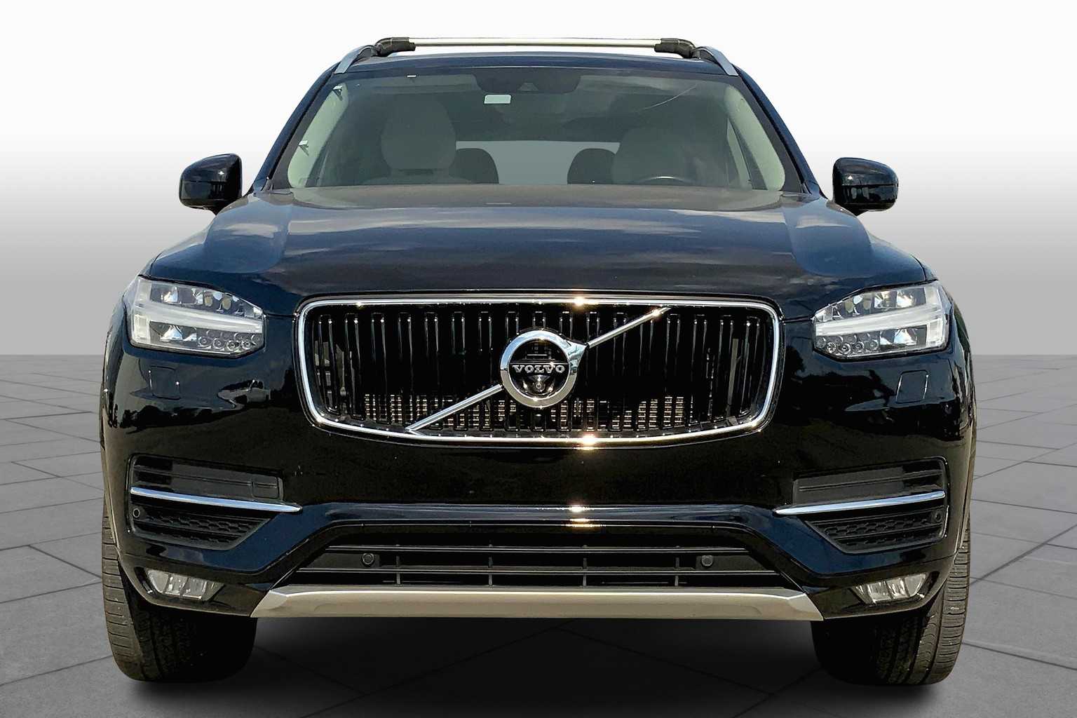 2017 Volvo XC90 Momentum photo 3