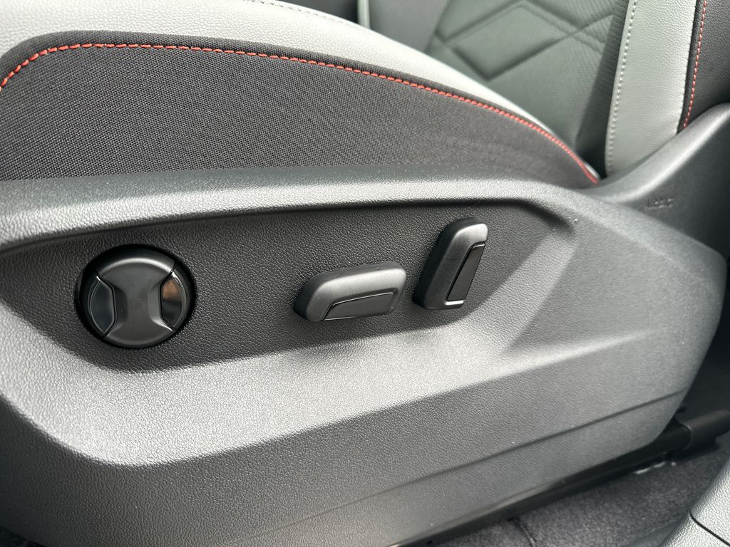 2026 Volkswagen Atlas Peak Edition SE photo 3