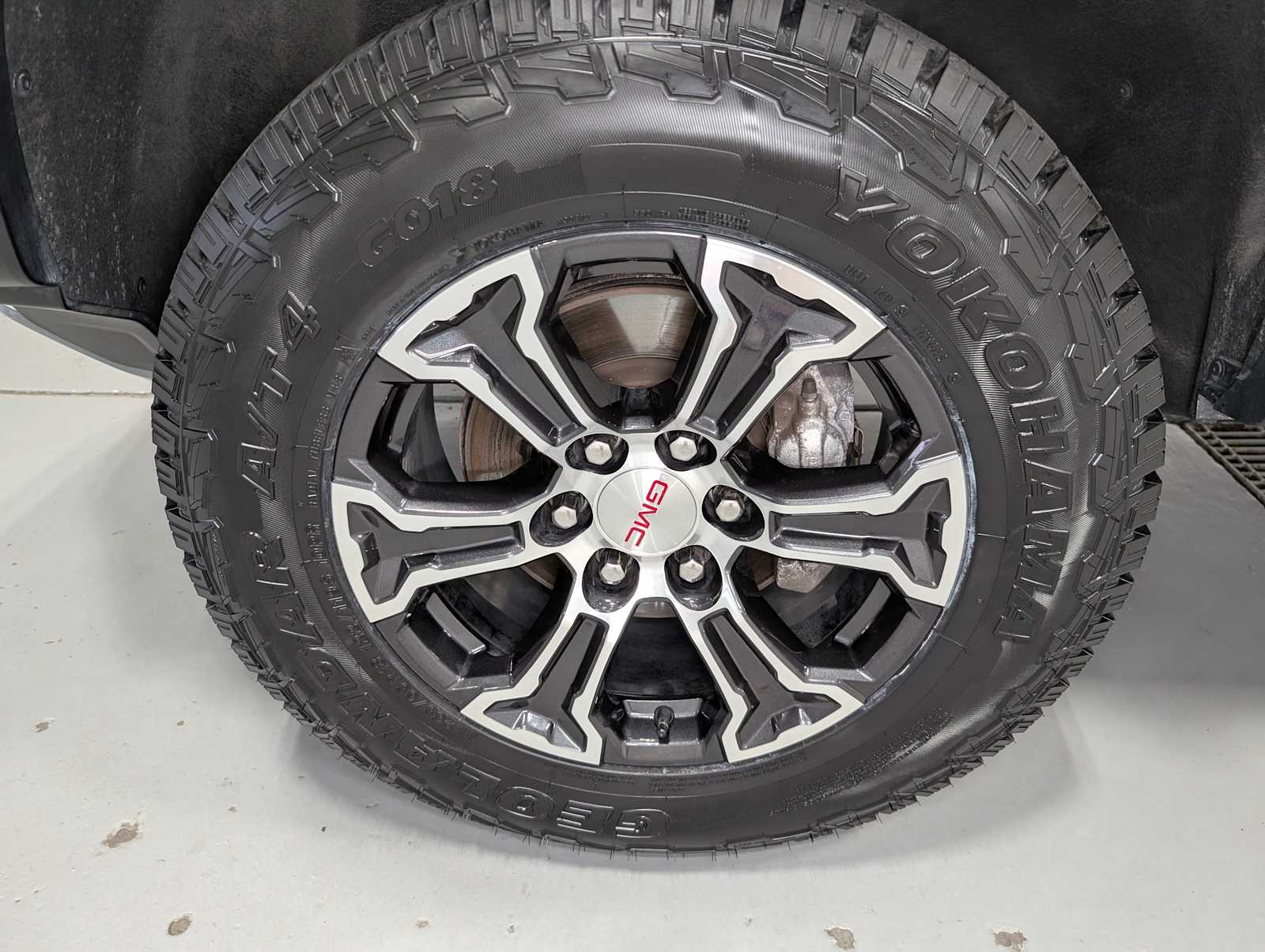 2024 Gmc Canyon AT4 photo 3
