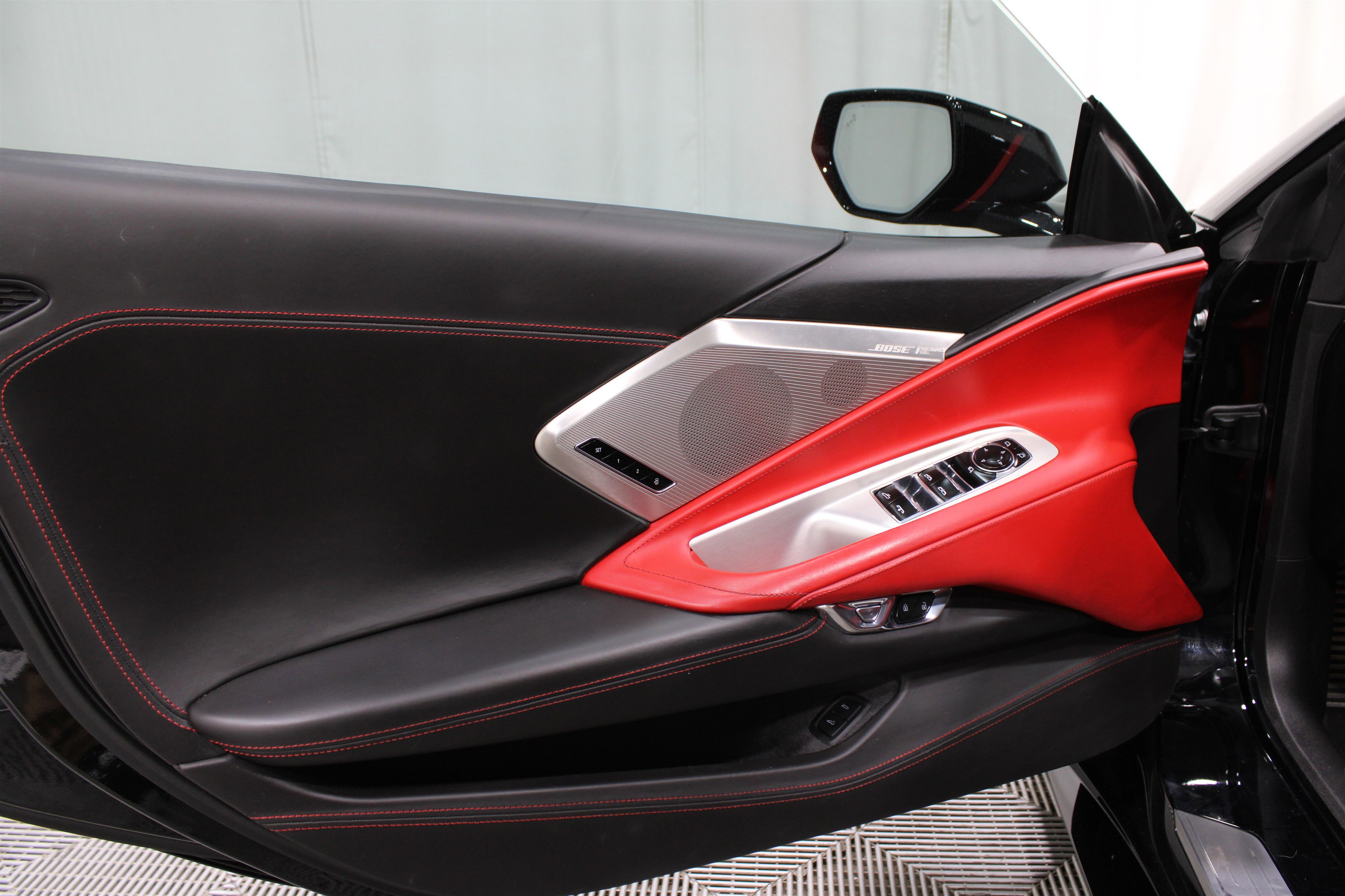 2023 Chevrolet Corvette Stingray 3LT Convertible photo 2