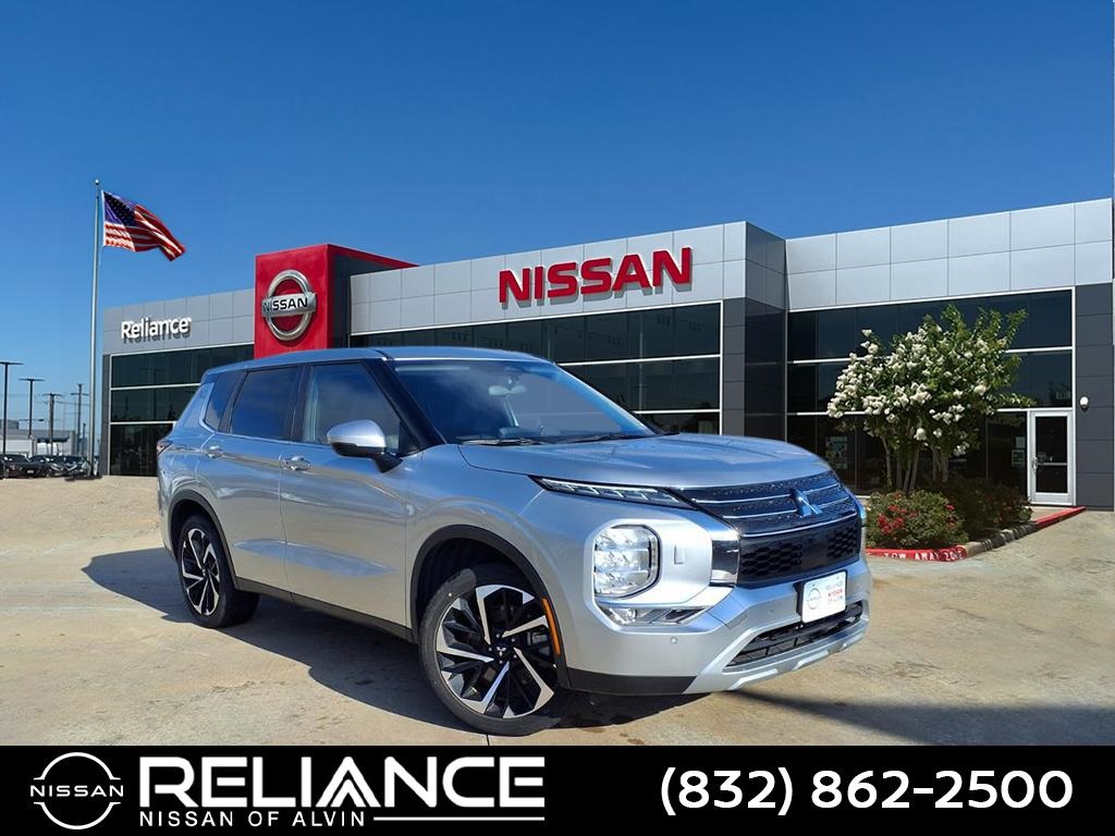 2024 Mitsubishi Outlander SE's photo