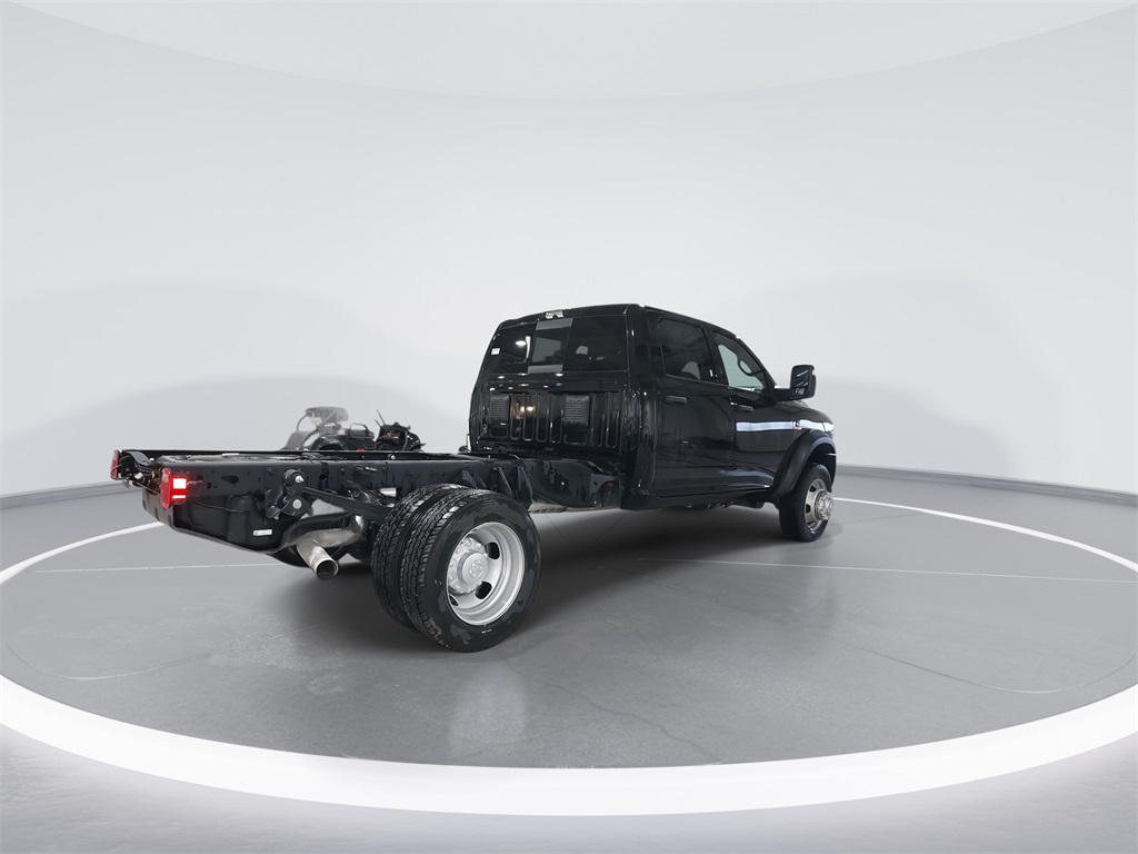 2025 Ram 4500 Tradesman photo 2