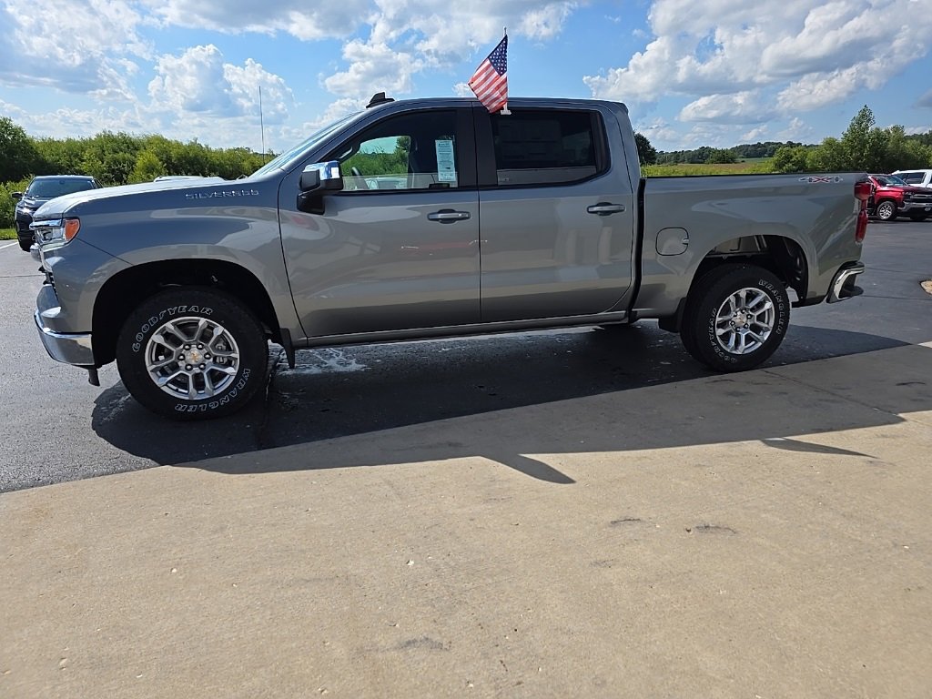 2026 Chevrolet Silverado 1500 LT photo 4