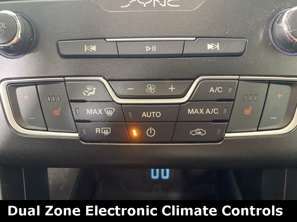 2020 Ford Fusion Hybrid SEL photo 19