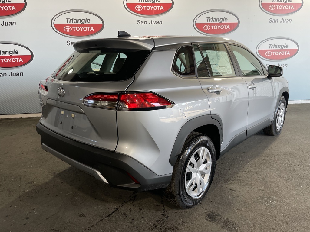 2026 Toyota Corolla Cross L photo 4