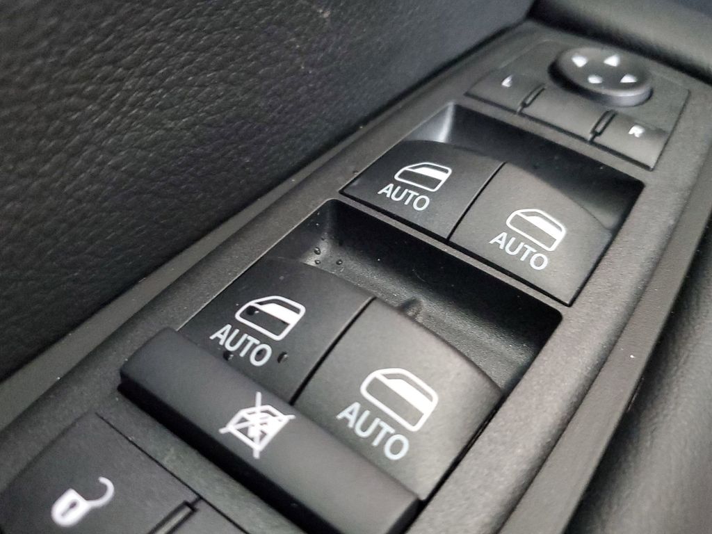2026 Chrysler Voyager LX photo 30