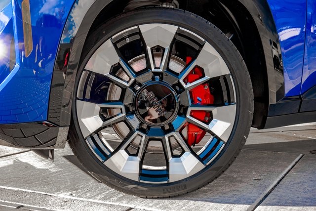 2025 Bmw XM photo 3
