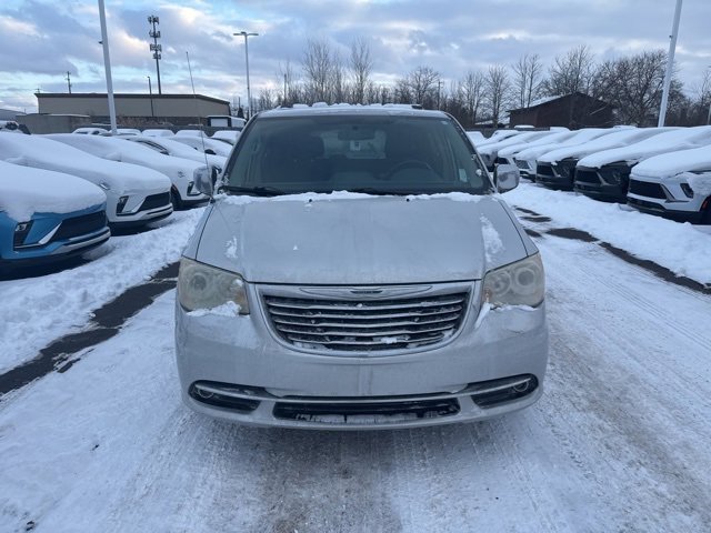Used 2012 Chrysler Town & Country Limited with VIN 2C4RC1GG2CR119850 for sale in Davison, MI