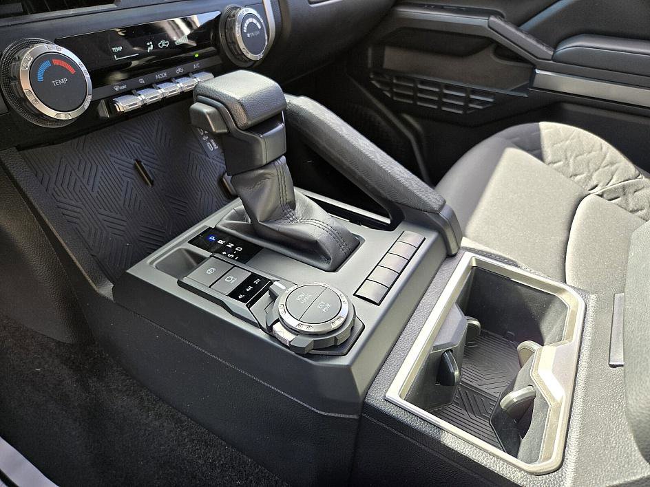 2024 Toyota Tacoma SR5 photo 22