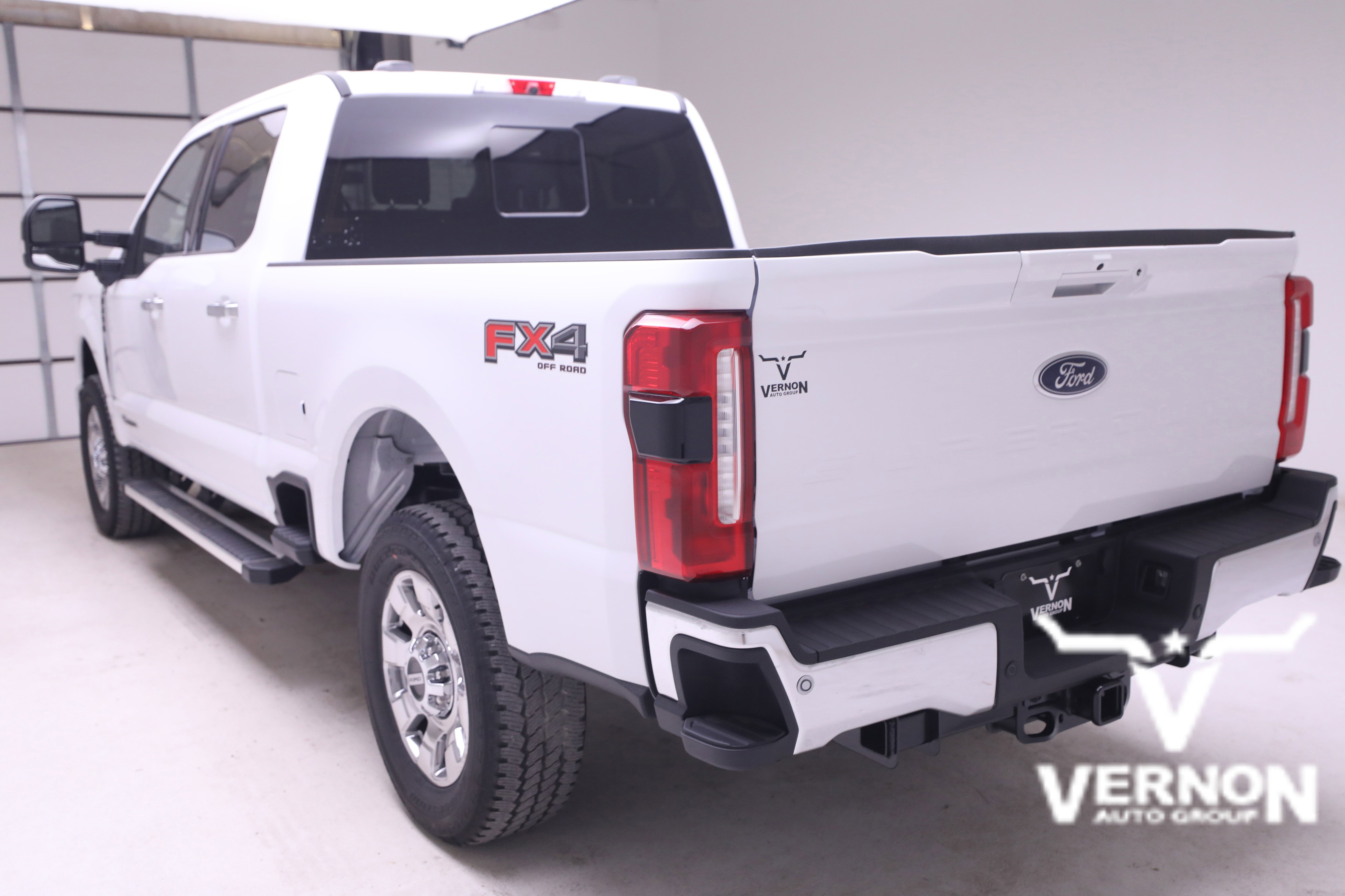 2026 Ford F-250 Lariat photo 3