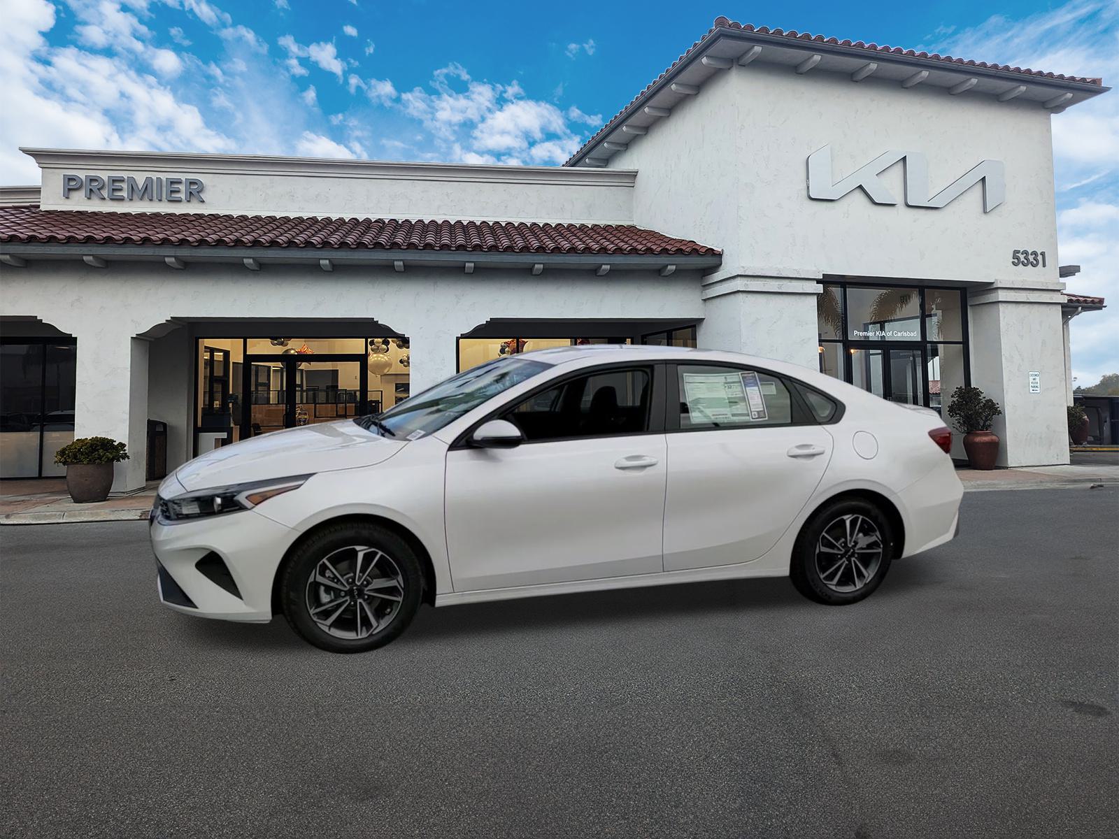 2023 Kia Forte LXS photo 3