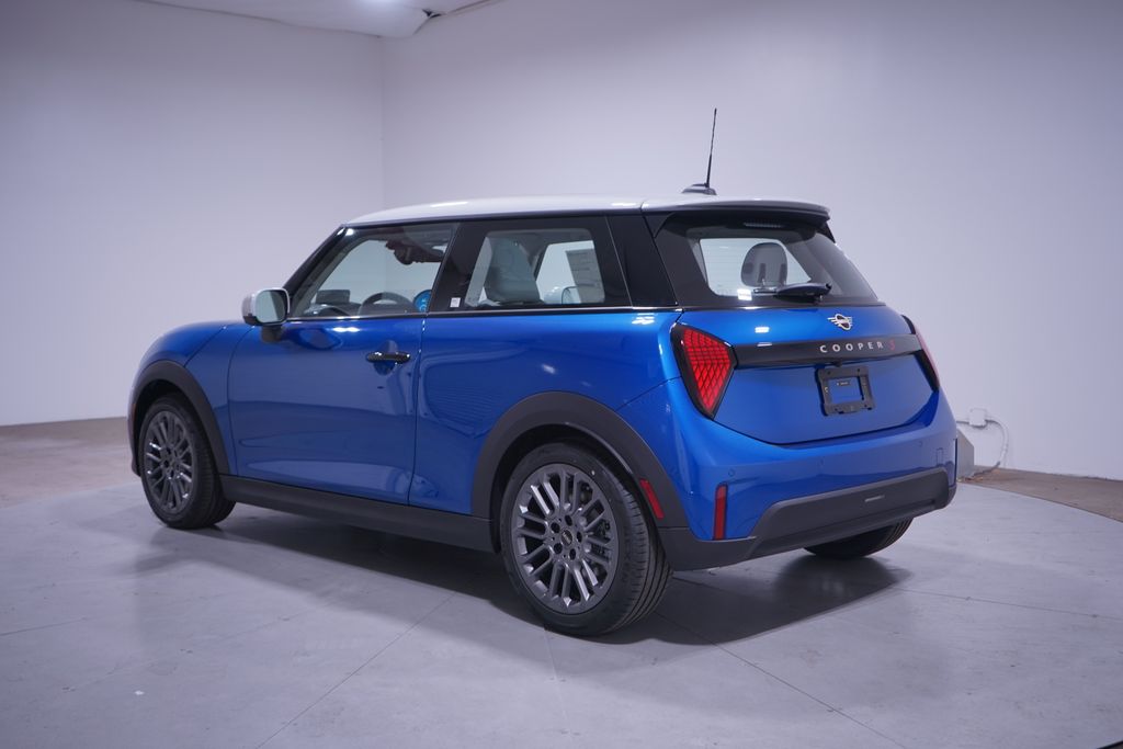 2026 Mini Cooper 2 Door Hardtop Iconic photo 3