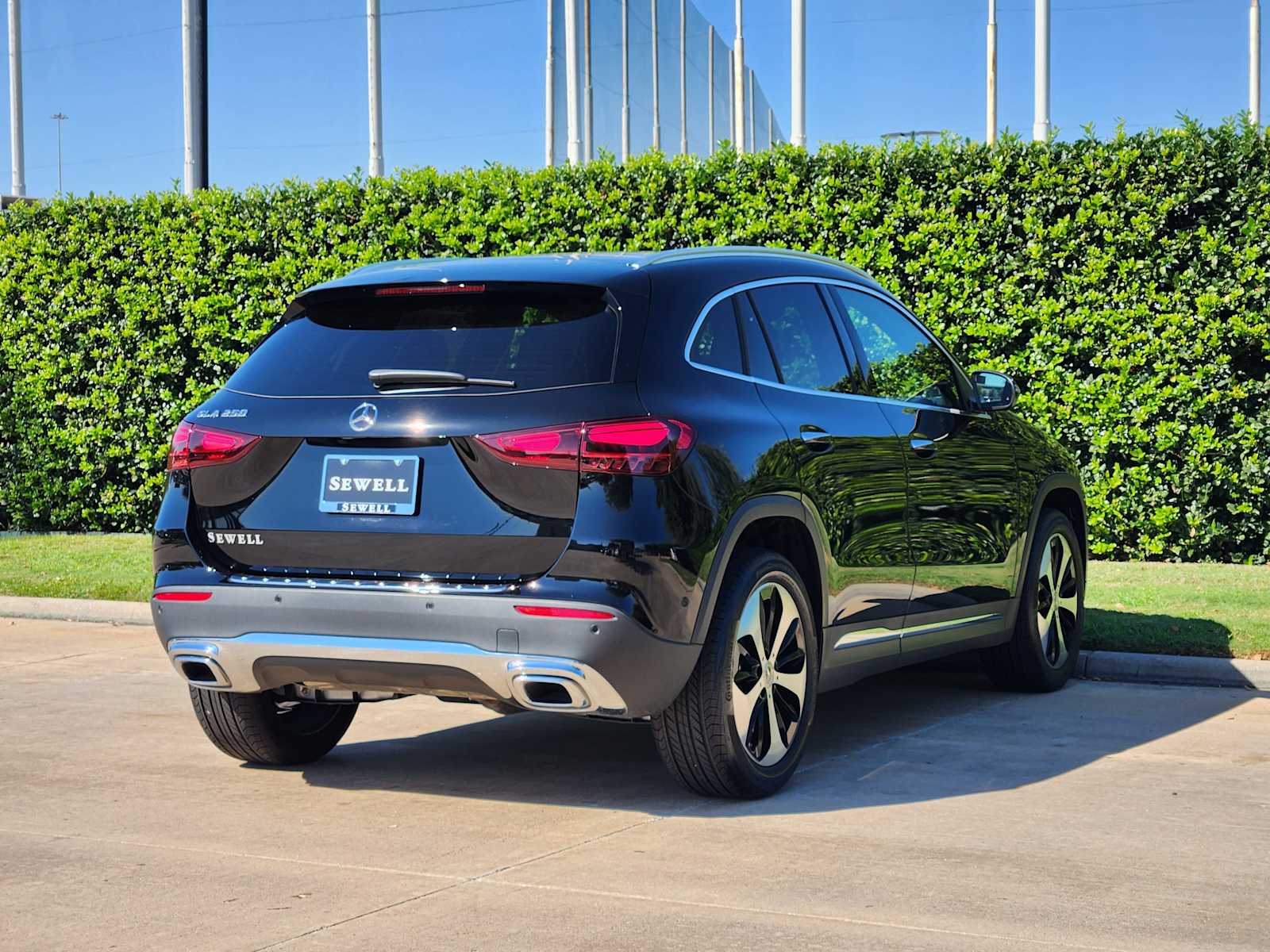 2025 Mercedes Benz GLA 250 photo 6