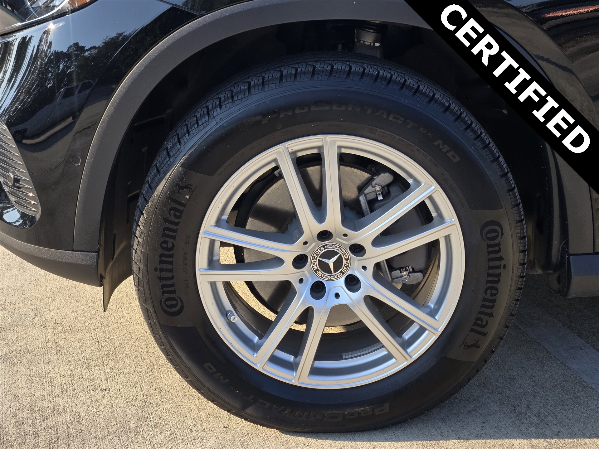 2025 Mercedes Benz GLC 300 photo 8