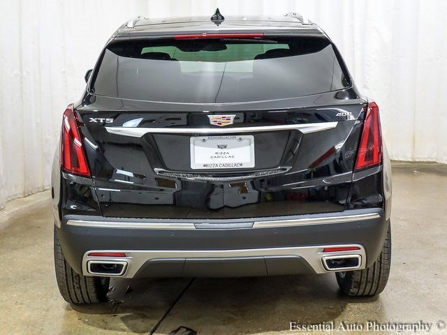 2025 Cadillac XT4 Premium Luxury photo 4