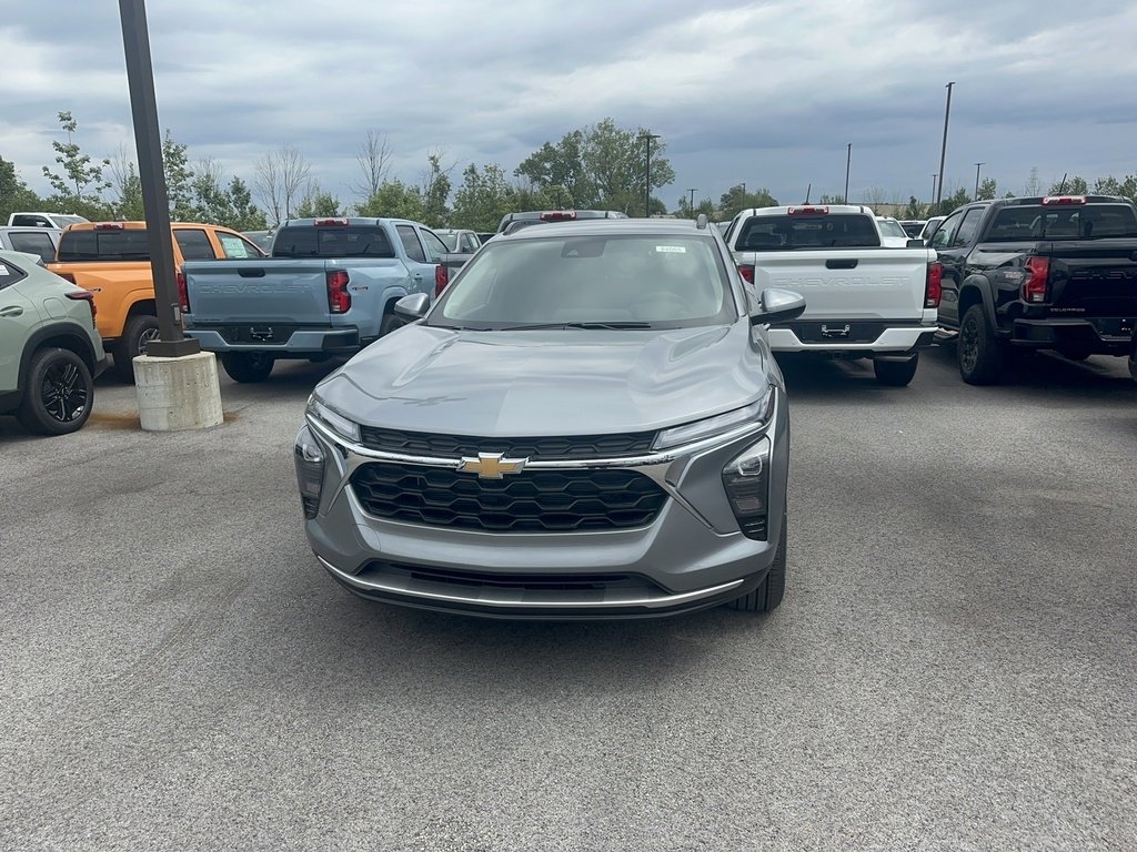 2025 Chevrolet Trax LT photo 2
