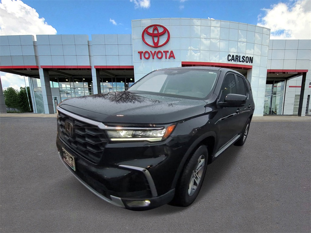 Used 2024 Honda Pilot EX-L with VIN 5FNYG1H45RB006158 for sale in Minneapolis, Minnesota