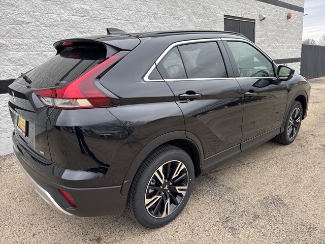 2025 Mitsubishi Eclipse Cross SE photo 3