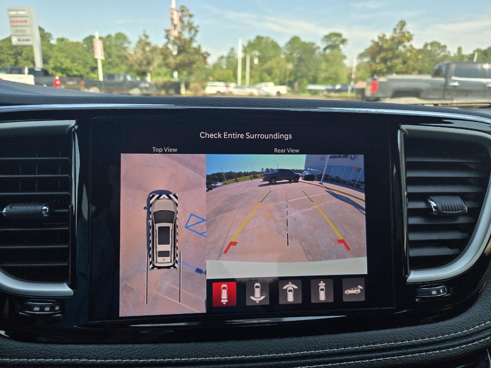 2026 Chrysler Pacifica photo 17