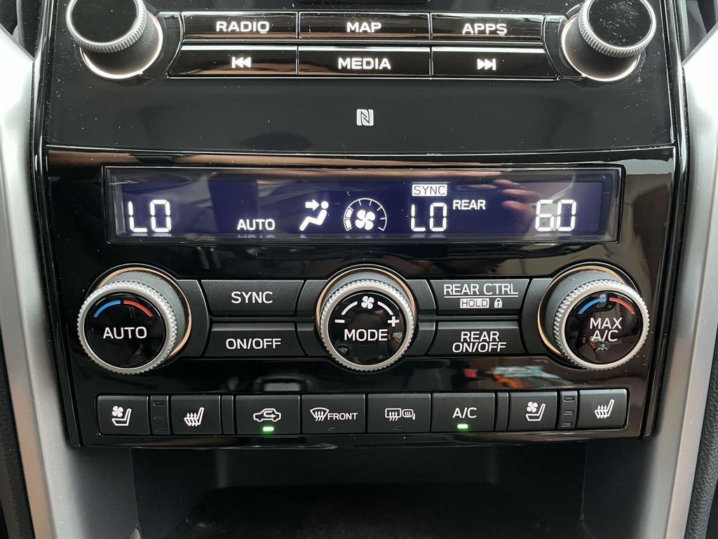 2022 Subaru Ascent Touring photo 19