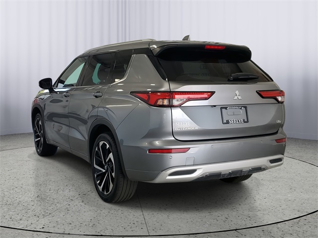 2022 Mitsubishi Outlander SEL photo 4