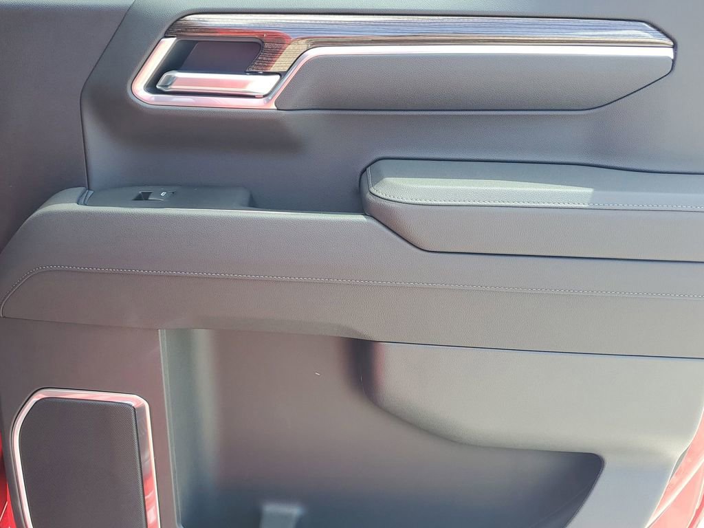 2025 Chevrolet Silverado 1500 LT photo 40