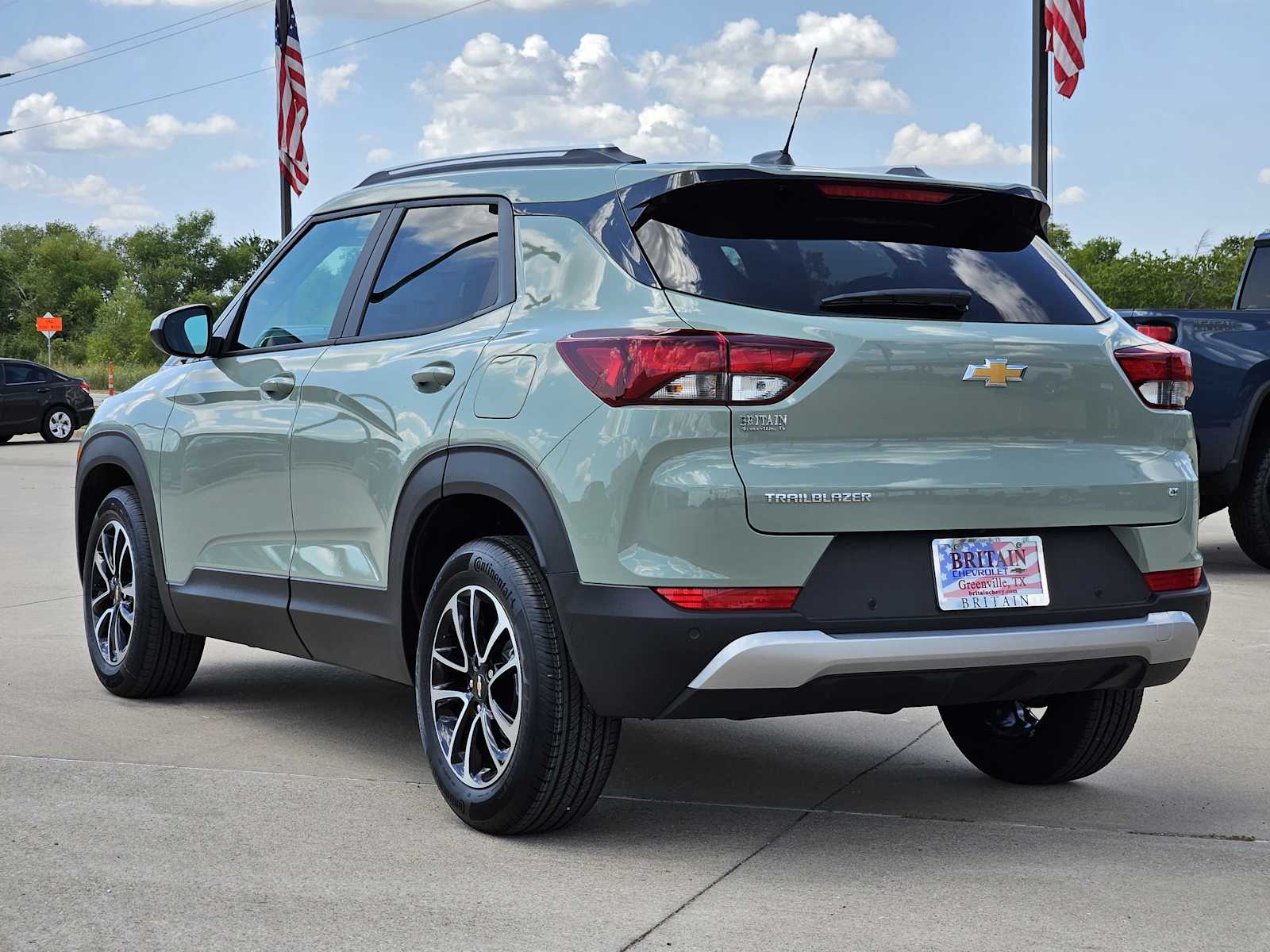 2026 Chevrolet Trailblazer LT photo 2